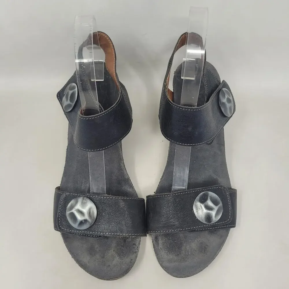 Taos‎ Sandals 10 EU41 Black Leather Wedge Carousel Slingback Medallion 3209